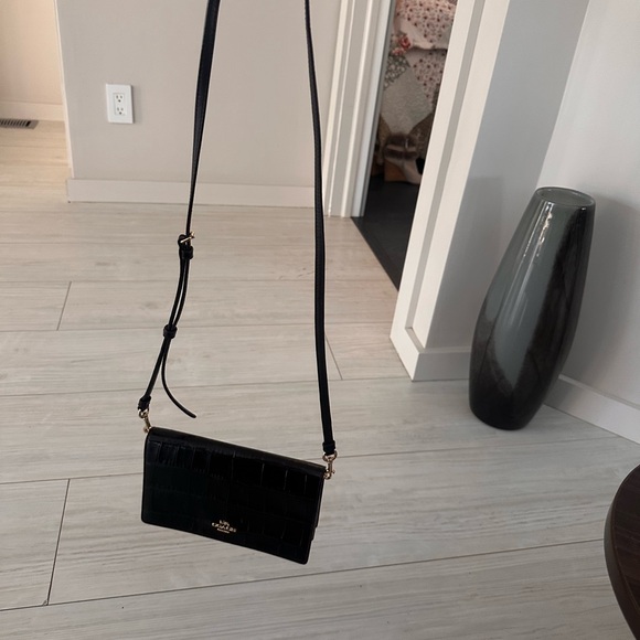 Coach Black Croc Embossed Leather Wallet Crossbody Gold Hardware - Picture 5 of 6